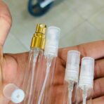 ⁦دستة 12 عبوة تقسيم عطور وتوزيعات مناسبات لون أبيض شفاف - ذهبي ، 3/5/10 مل⁩ - الصورة ⁦2⁩